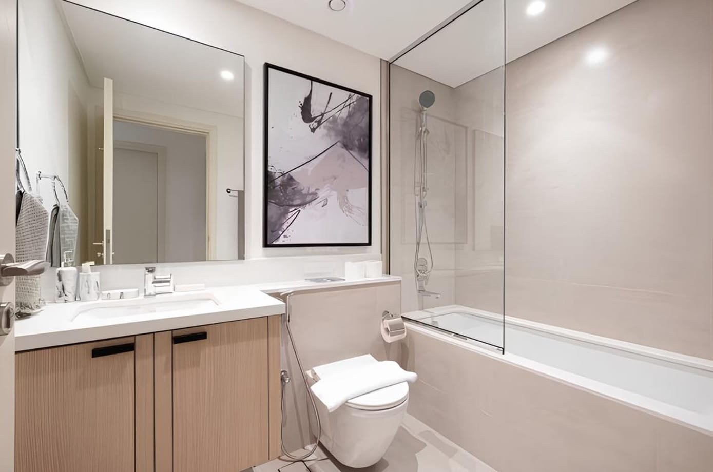 Decorative Lighting Projects in Dubai Holiday Homes