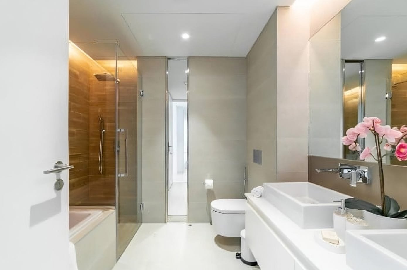 Decorative Lighting Projects in Dubai Holiday Homes