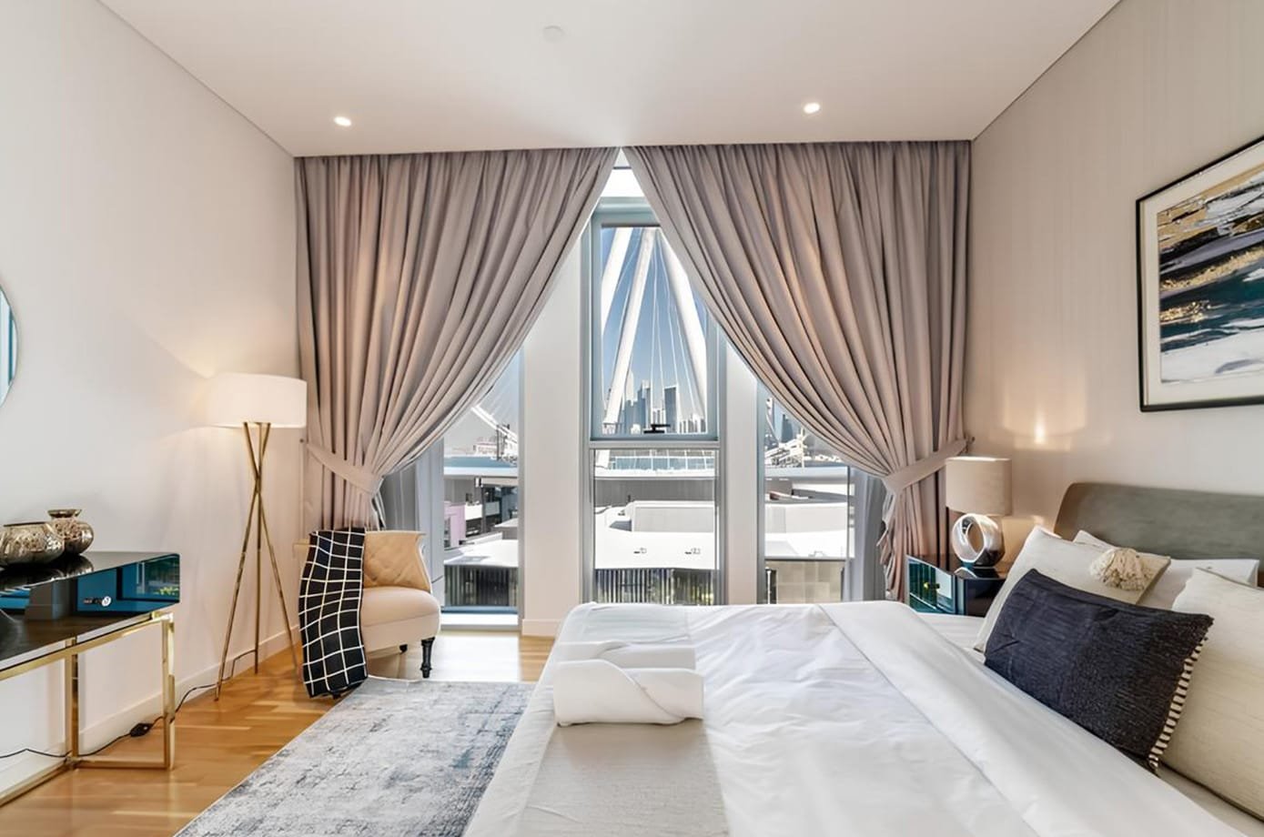 Decorative Lighting Projects in Dubai Holiday Homes