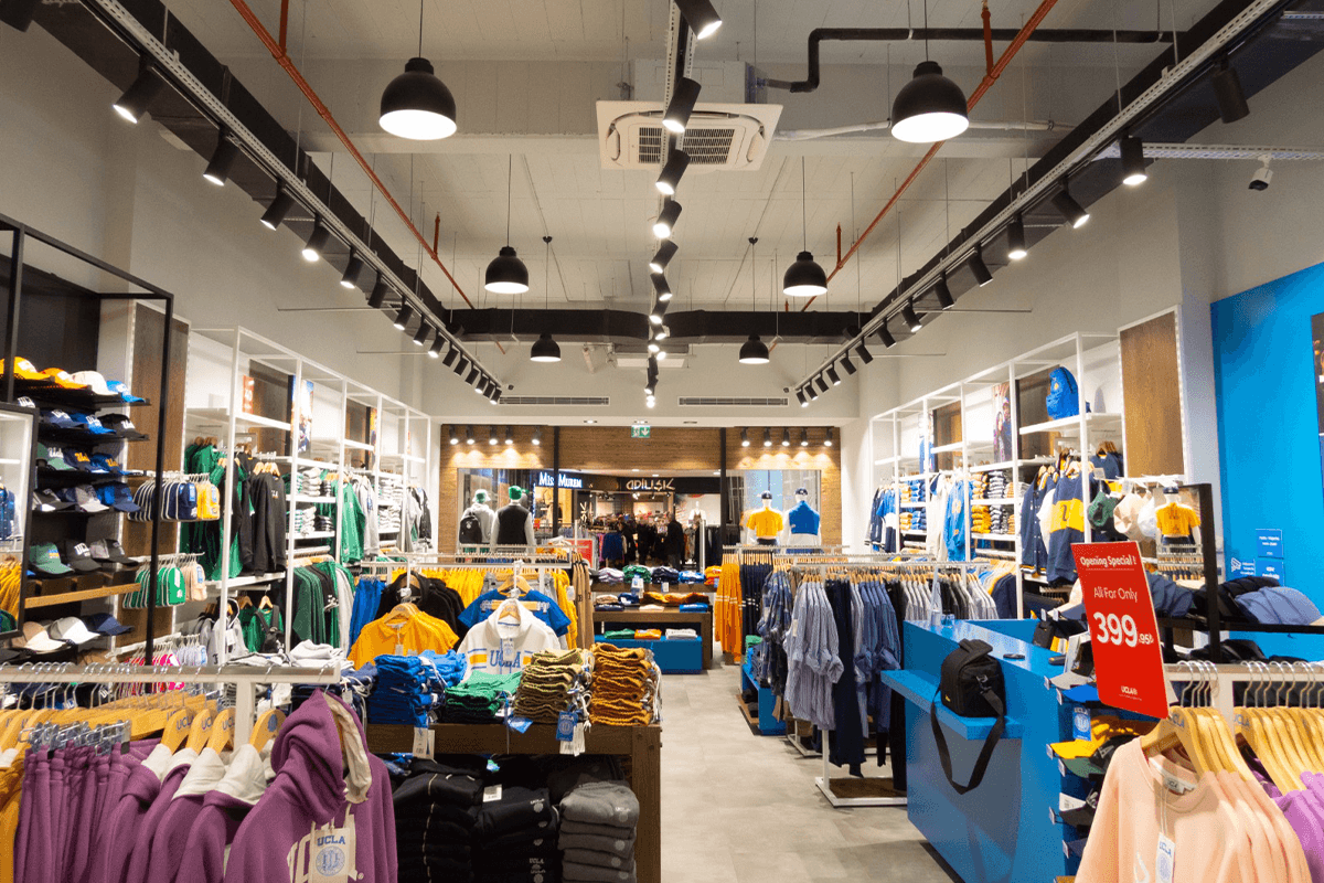 what-to-consider-when-choosing-boutique-store-lighting