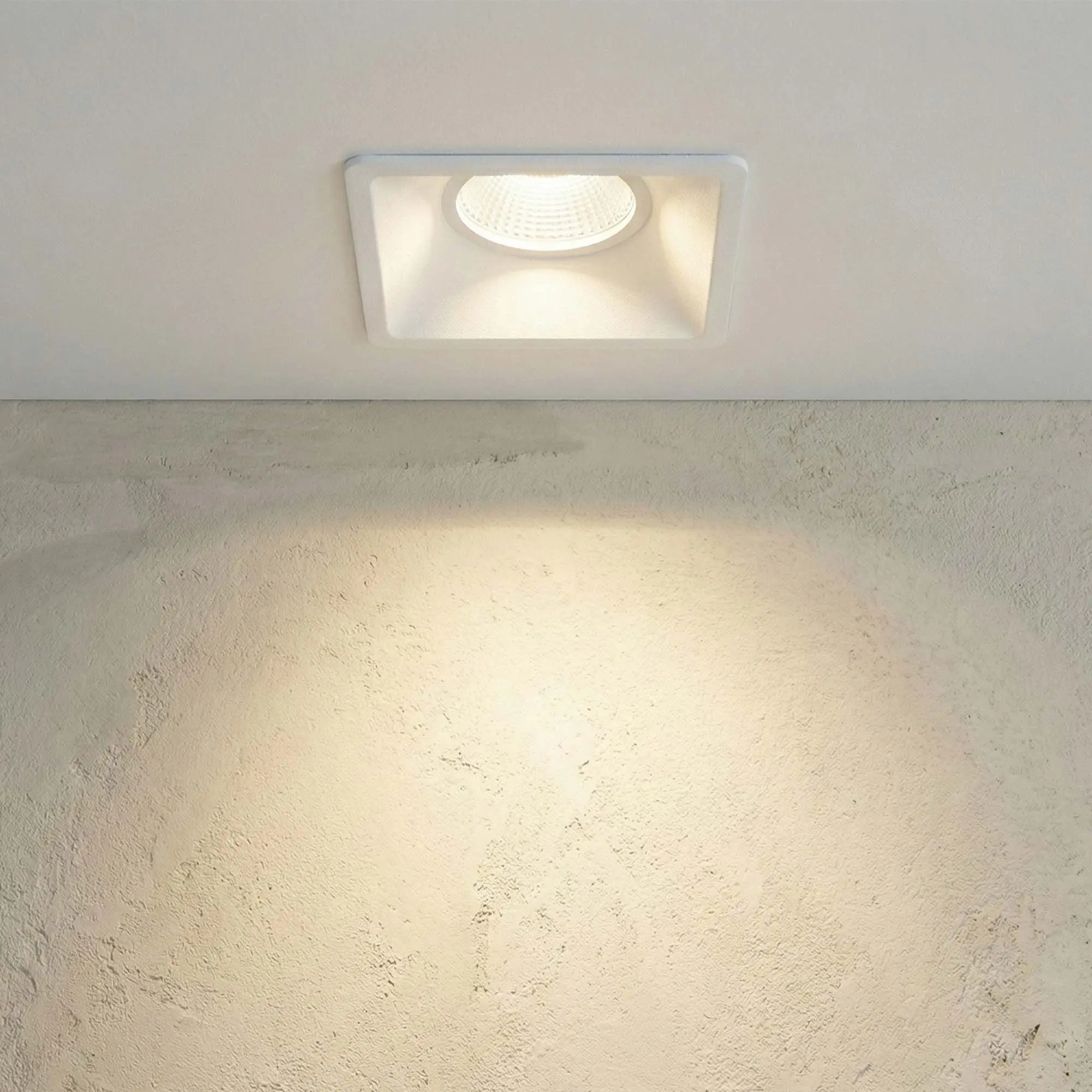 VR248 – Square Recessed Fixture | 12W | 36° | CRI90 | IP44